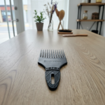 Denman D17 Curl Volumiser est un peigne volumateur spécial pour les boucles avec des dents extra longues.